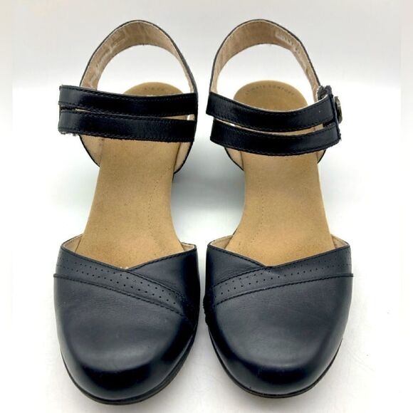 Clark’s Women’s Black Leather Sandals Size 7M - Picture 1 of 10